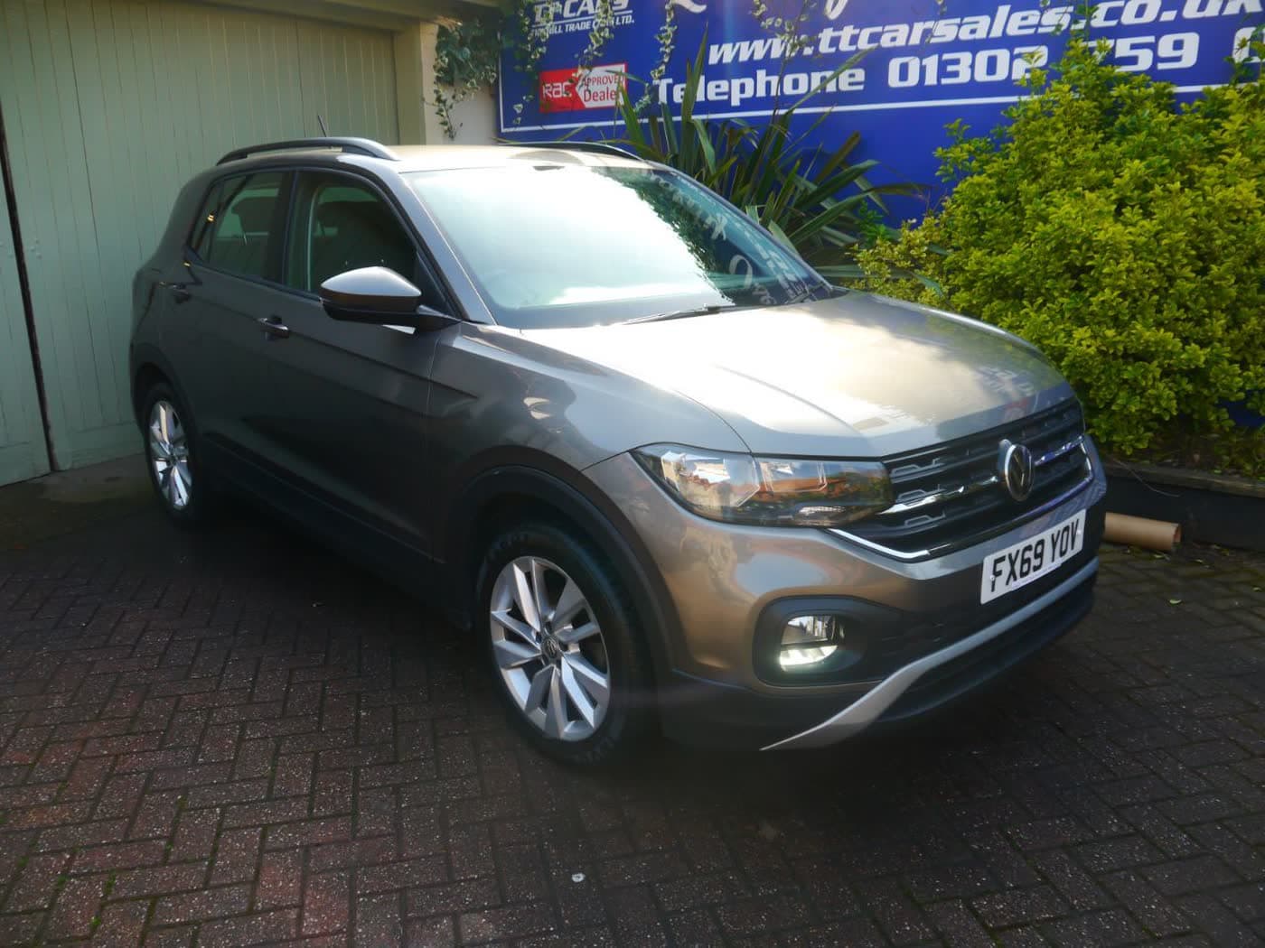 2019 Volkswagen T-Cross, photo 1 of 8