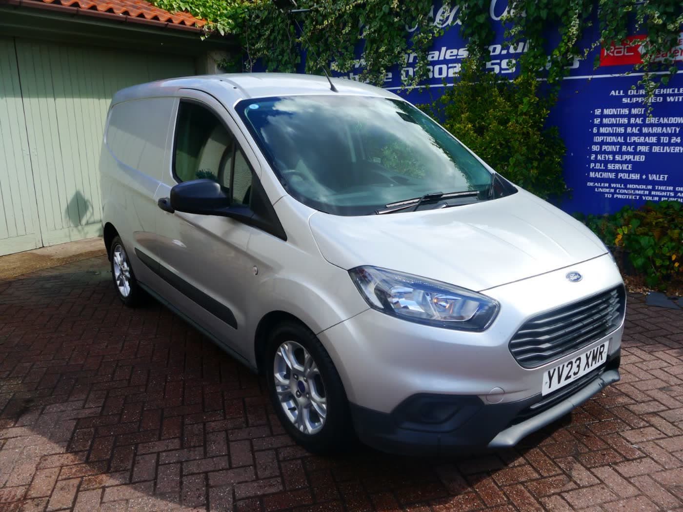 2023 Ford Transit Courier, photo 1 of 8
