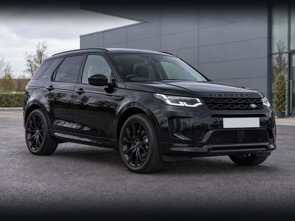 Land Rover Discovery Sport in Santorini Black